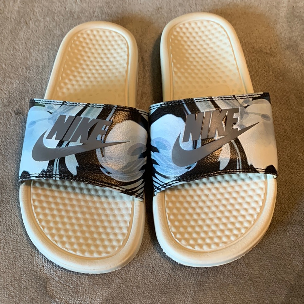 Womens Nike slides